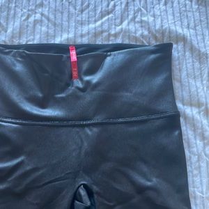 Spanx Faux Leather Black Leggings Size Large